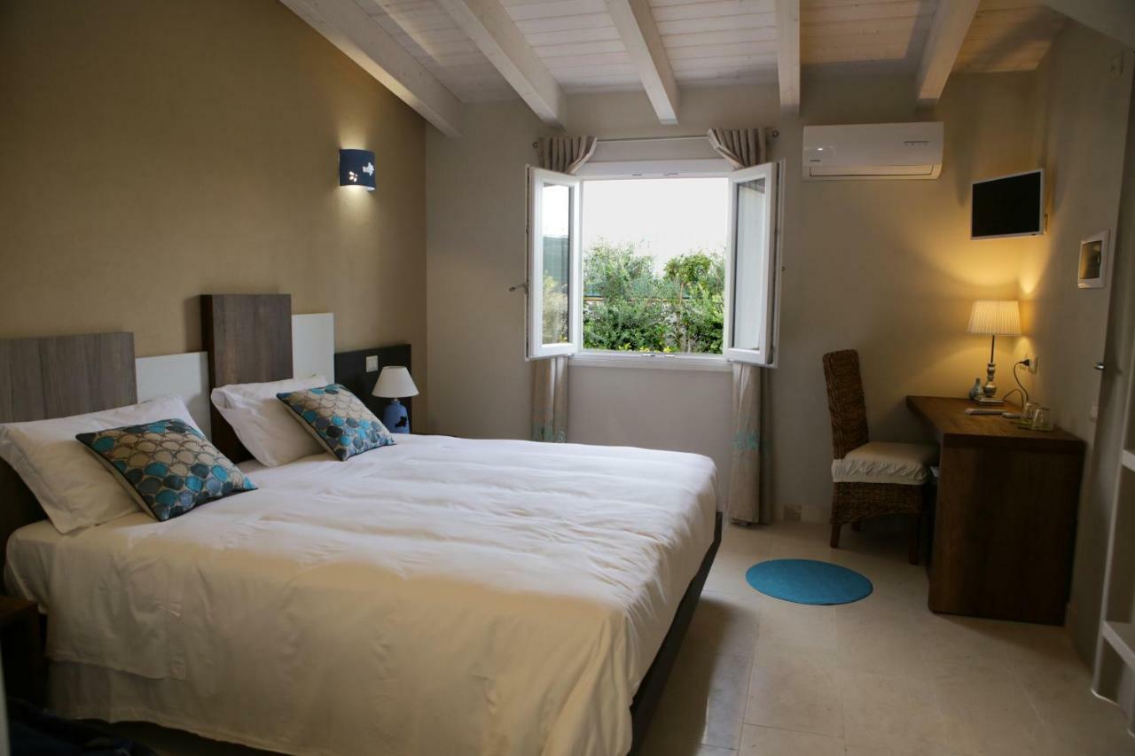 Avion B&B Elmas Bagian luar foto